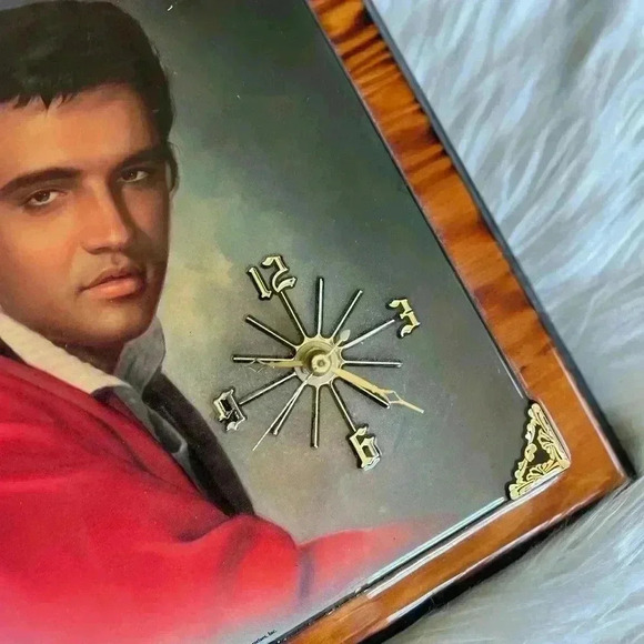 Vintage Elvis Presley Wall Clock 22” Wood Quartz Lacquered USA - Picture 3 of 4
